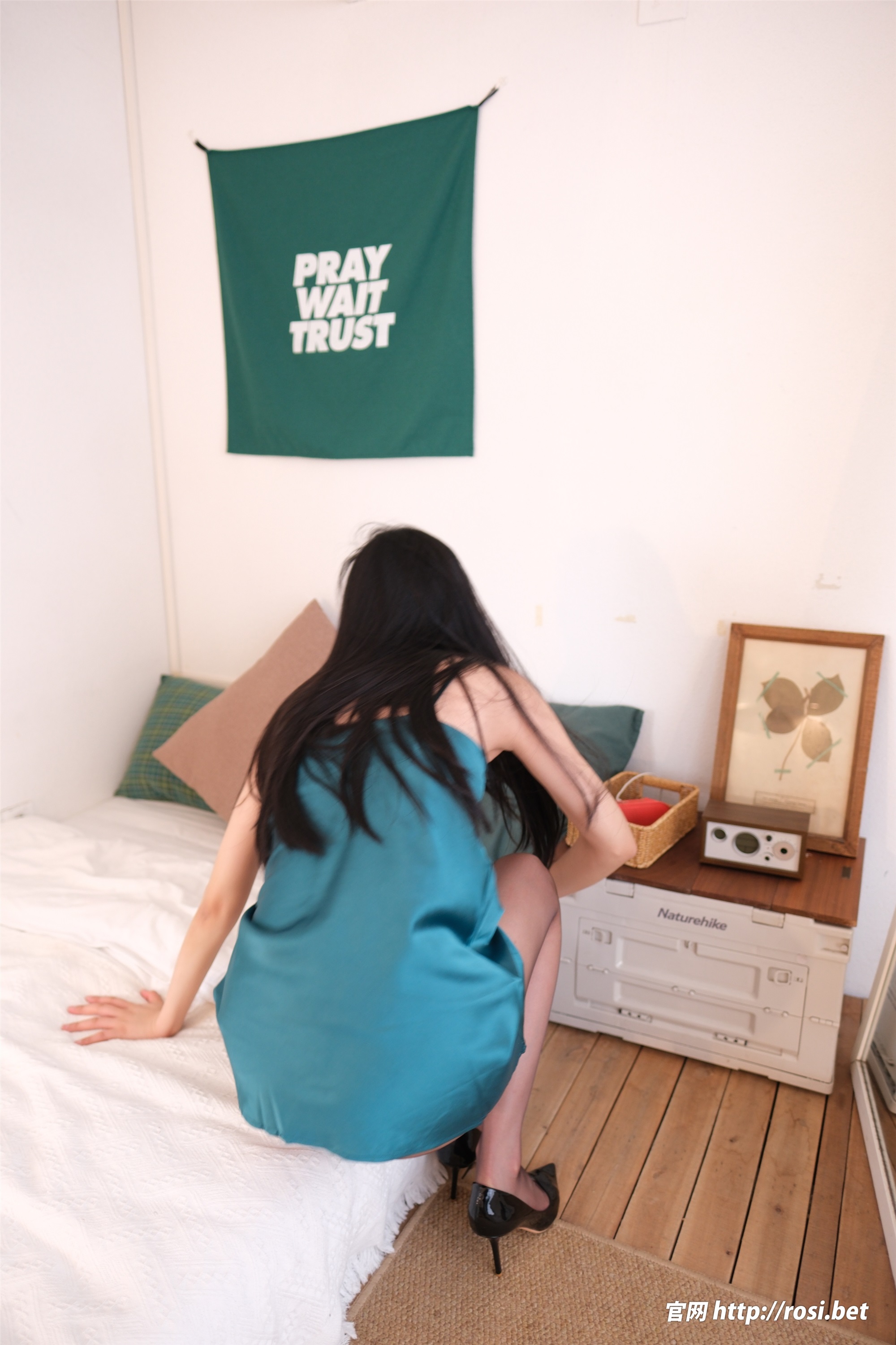 ROSI写真 2025.10.22 NO.5070